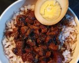 Foto langkah ke 4 dari resep Taiwanese Braised Pork Belly Rice (台灣滷肉飯).
