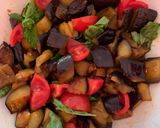Foto del passaggio 9 della ricetta I Colori dell’estate: viola, rosso e verde ! Le melanzane a funghetti 🍆 #dispensadiluglio