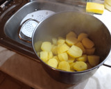 Foto del paso 4 de la receta: Guarnición de patatas hervidas con eneldo y mantequilla