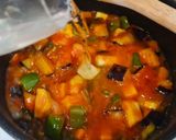 Foto del paso 5 de la receta: Jamoncitos de pollo en salsa de cebolla y berenjena