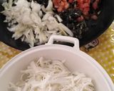Foto del paso 1 de la receta: Quesadillas sencillas de cuitlacoche y espinacas