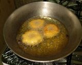 A picture of step 3 of Plain vadas.