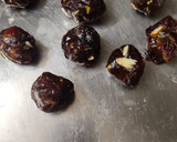 સ્ટફ્ડ પીનટ લાડુ(stuff peanut ladu recipe in gujarati) રેસીપી સ્ટેપ1ફોટો