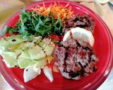 Foto del passaggio 4 della ricetta Hamburger genuini fatti in casa🍔🥩🥕🥬🌽🍋
