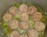 Foto del paso 3 de la receta: Fideos con Tuco con albóndigas caseras 😱💟