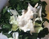 Foto del paso 5 de la receta: Ensalada de espinacas con huevo, tocino y queso