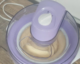 Foto del paso 3 de la receta: Helado de dulce de leche con heladera eléctrica y sin ella