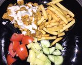 Gyros, fokhagymás dresszinggel recept fázis 5 fotója