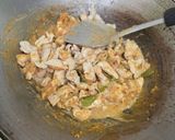 A picture of step 4 of Green Curry Chicken (Gaeng Keow Wan Gai).