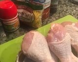 Foto del paso 1 de la receta: Sopa de fideos con piernitas de pollo