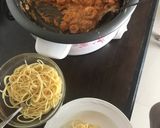 รูปขั้นตอนการทำที่ 1 ของ สปาเก็ตตี้กุ้งซอสมะเขือเทศ ฉบับเด็กหอ🍝