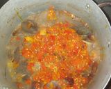 A picture of step 4 of Fresh okra with snails.