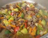 Foto del paso 3 de la receta: Guisito de Quinoa, vegetales y carne (super fácil y rápido)