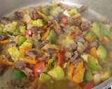 Foto del paso 3 de la receta: Guisito de Quinoa, vegetales y carne (super fácil y rápido)