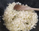 Foto del paso 3 de la receta: Habas frescas guisadas con chorizo