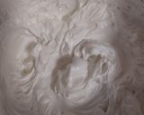 Fehércsokis -feketeribizlis torta recept fázis 7 fotója