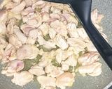Foto langkah ke 2 dari resep Brokoli Cah Ayam.