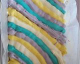 Foto langkah ke 5 dari resep Roti gulung rainbow kukus.