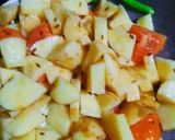A picture of step 5 of Potato fried vegetable.