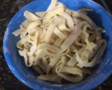 Foto del paso 8 de la receta: Fideos, tallarines sin gluten, con salsa roja y con carne mixta