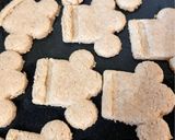 Foto del paso 5 de la receta: Desafío por Ingrediente: Harina de Maní en Galletitas Gorrito Cookpad