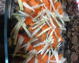 Foto del paso 2 de la receta: Merluza en papillote con zanahorias y puerro