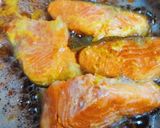 Hình bước làm 2 của món Cá hồi sốt bơ tỏi