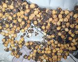 A picture of step 2 of Sattu Ladoo.