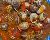 Foto del paso 4 de la receta: Caracoles con chorizo y jamón