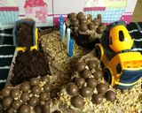 Foto langkah ke 15 dari resep Cake Ultah (Construction Theme).