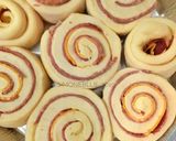 Foto langkah ke 5 dari resep Pizza Roll.