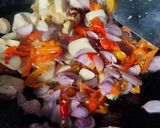 Foto langkah ke 2 dari resep Oseng Ayam Tomat Ijo.
