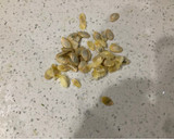 Foto del paso 1 de la receta: Salsa verde de zapallito y acelga