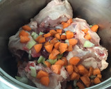 Foto del paso 1 de la receta: Pollo con setas en salsa de cebolla caramelizada