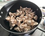 A picture of step 1 of Simple garlic butter mushrooms.