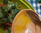 Foto langkah ke 9 dari resep Ayam Lodho Telur Asin / Takir Bujur Sangkar.