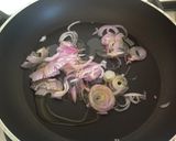 Foto del passaggio 2 della ricetta Strozzapreti con orata e pomodorini gialli