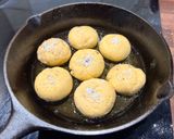 A picture of step 9 of Pumpkin Cakes | 南瓜餅.
