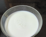A picture of step 2 of Dates Cocoa Milk Shake.