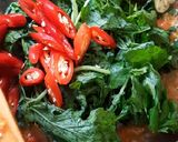 Foto langkah ke 4 dari resep Tumis daun pare dan teri.