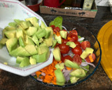 Foto del paso 7 de la receta: Ensalada de aguacate y langostino cocido