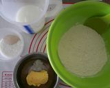 Foto langkah ke 1 dari resep 59. Roti Bun Tanpa Telur.
