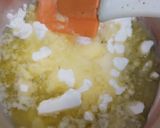 A picture of step 1 of Eggless mawa cup cake topping with shrikhand.