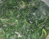 Foto langkah ke 2 dari resep Oseng Daun Pepaya.