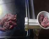 A picture of step 1 of Lean mince /meat balls.