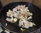 Foto langkah ke 4 dari resep Ayam Buncis Tumis Mentega.