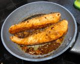 A picture of step 6 of Salmon teriyaki.