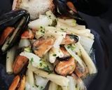 Foto del passaggio 4 della ricetta Caserecce con cozze e verza