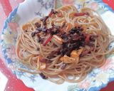 Foto del paso 3 de la receta: Espaguetis integrales al ajillo, con bacon