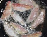 Foto del paso 3 de la receta Salmonetes fritos sobre crepes rellenos al pesto